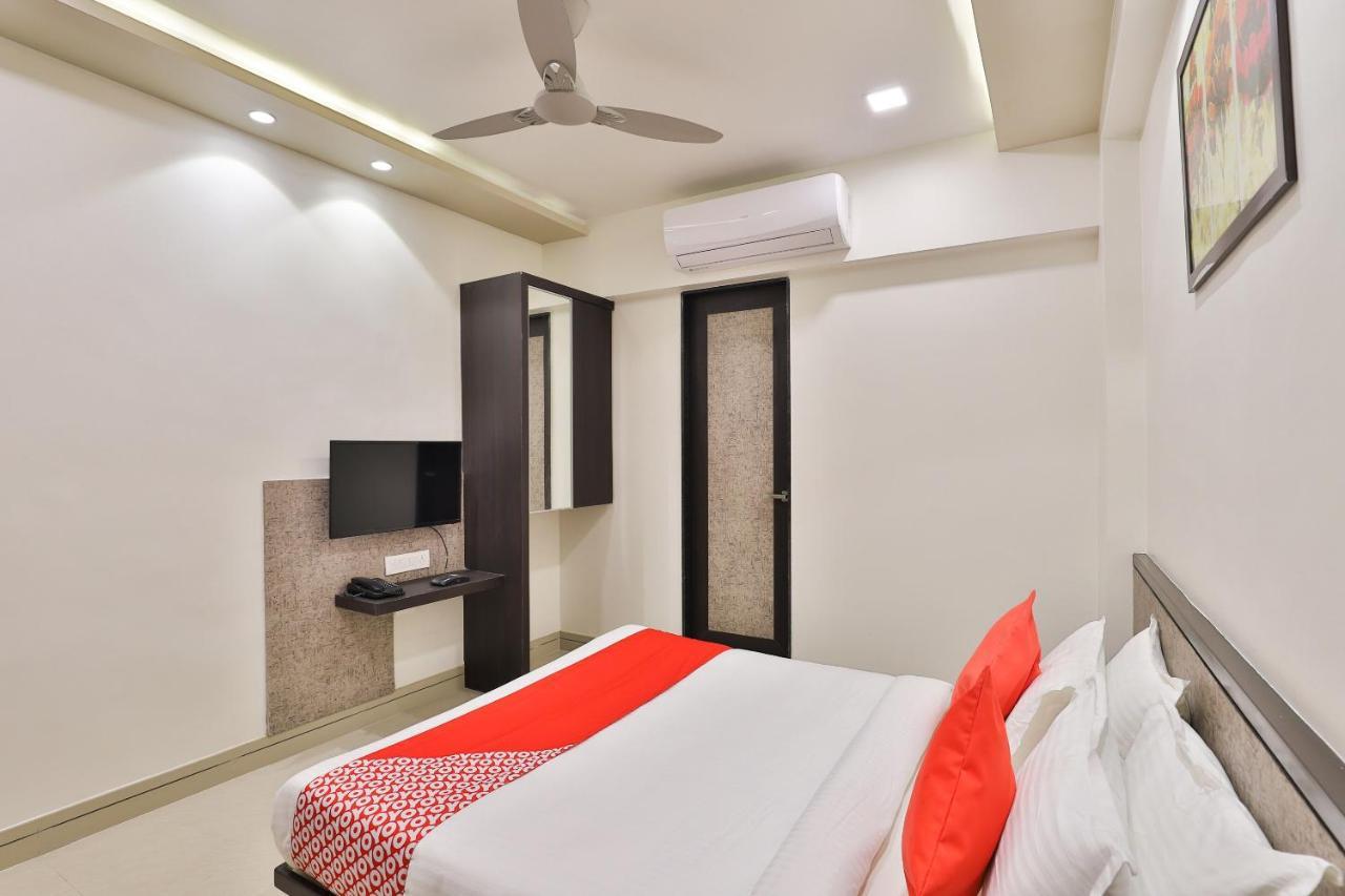 Oyo 23289 Hotel Anmol Palace Ahmedabad Exterior foto